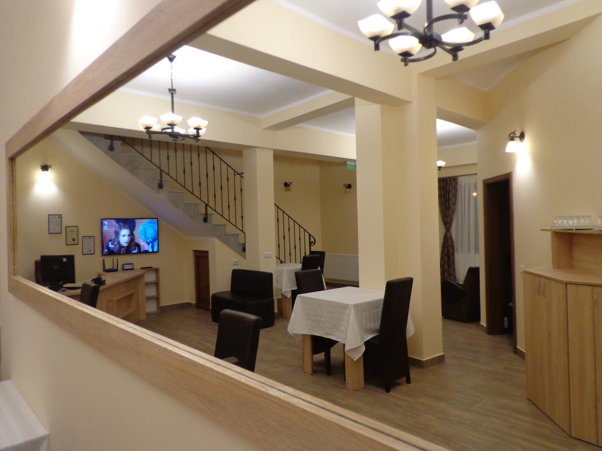 Casa Daomi Otel Deva Dış mekan fotoğraf