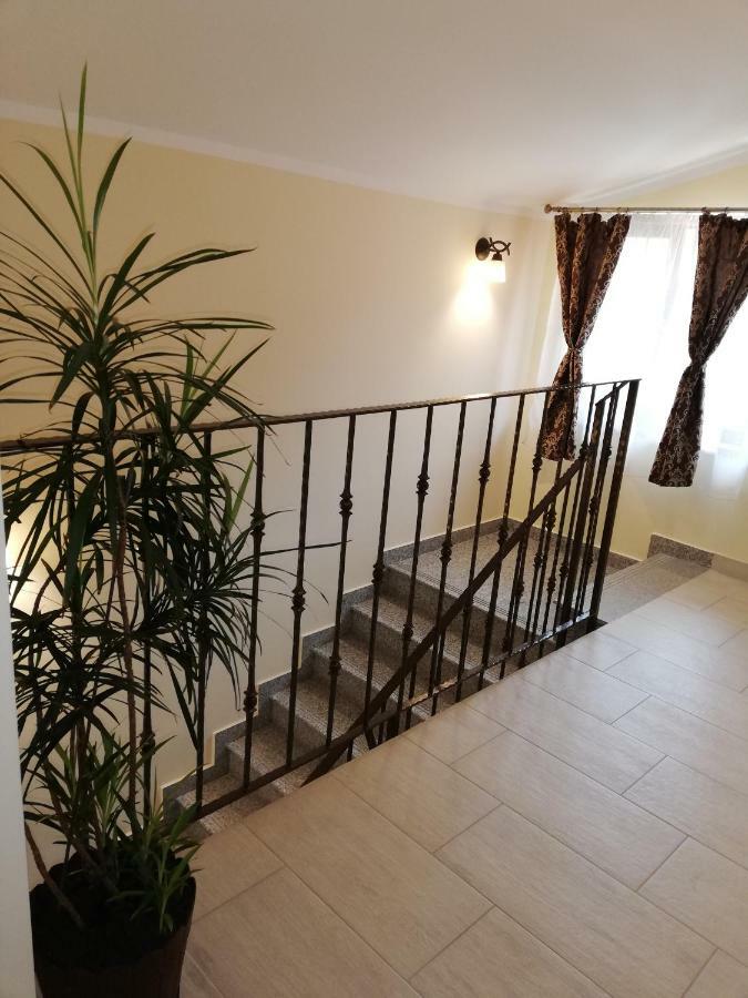 Casa Daomi Otel Deva Dış mekan fotoğraf