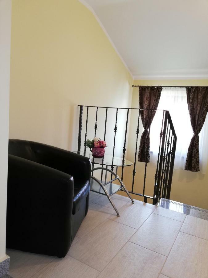 Casa Daomi Otel Deva Dış mekan fotoğraf